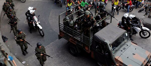 Fuerzas Armadas de Brasil en la favela Rocinha de Río de Janeiro - Sputnik Mundo