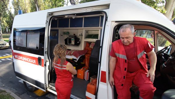 Una ambulancia en la ciudad de Donetsk (archivo) Una ambulancia en la ciudad de Donetsk (archivo) - Sputnik Mundo