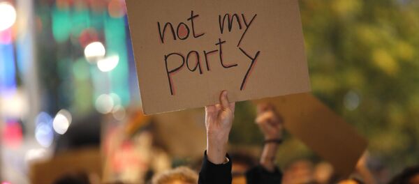 Protesta contra el partido euroescéptico Alternativa para Alemania en Berlín - Sputnik Mundo