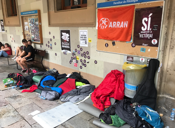 Estudiantes ocupan el Edificio Histórico de la Universidad de Barcelona Estudiantes ocupan el Edificio Histórico de la Universidad de Barcelona - Sputnik Mundo