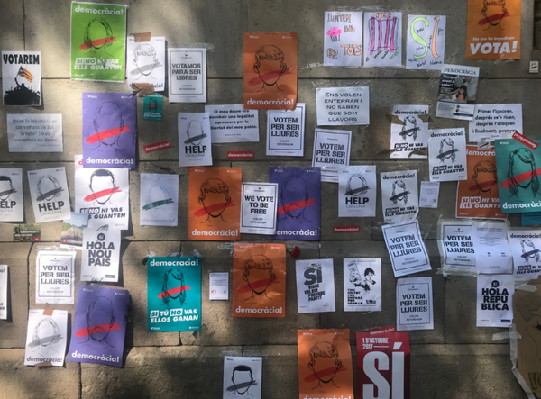 Manifestación a favor del referéndum catalán en el centro de Barcelona (vídeos) - Sputnik Mundo