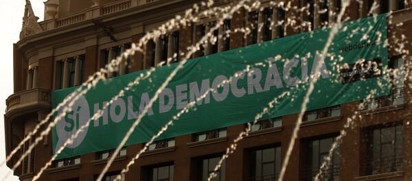 Cartel a favor de la celebración del referéndum catalán - Sputnik Mundo