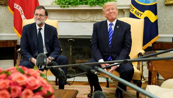 El presidente de España, Mariano Rajoy y su homólogo Donald Trump El presidente de España, Mariano Rajoy y su homólogo Donald Trump - Sputnik Mundo