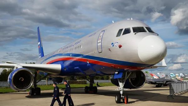 Avión de vigilancia ruso Tu-214ON
