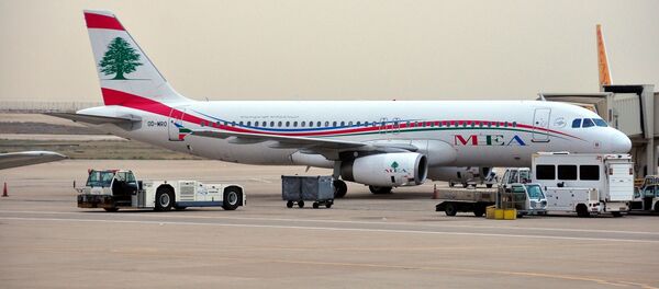 Un avión de la compañía aérea libanesa Middle East Airlines - Sputnik Mundo