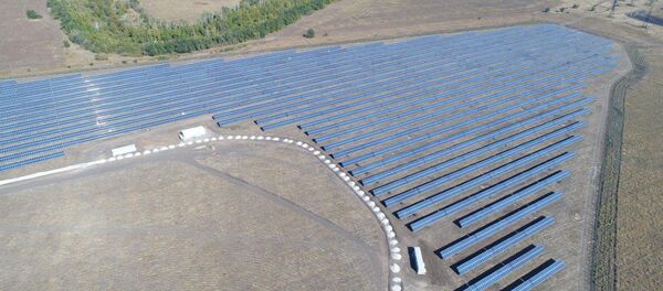 La primera central solar inaugurada en la región rusa de Sarátov - Sputnik Mundo