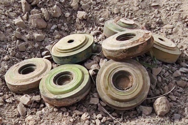 Zapadores rusos desminan la ciudad siria de Deir Ezzor - Sputnik Mundo