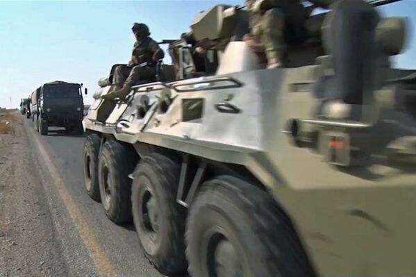 Zapadores rusos desminan la ciudad siria de Deir Ezzor - Sputnik Mundo