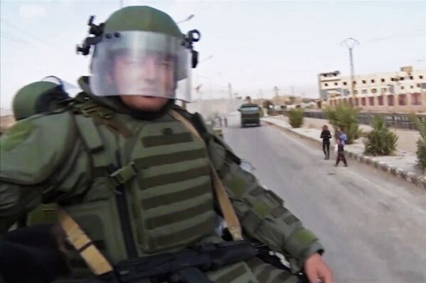 Zapadores rusos desminan la ciudad siria de Deir Ezzor - Sputnik Mundo