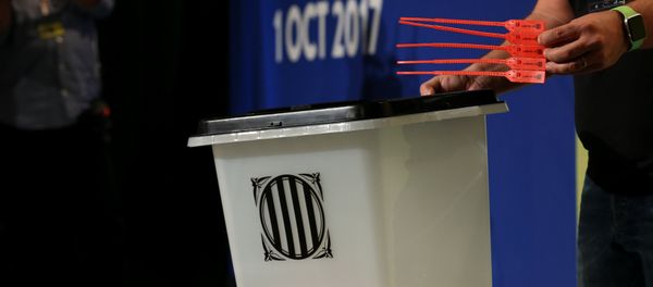 Un urna para el referéndum catalán Un urna para el referéndum catalán - Sputnik Mundo