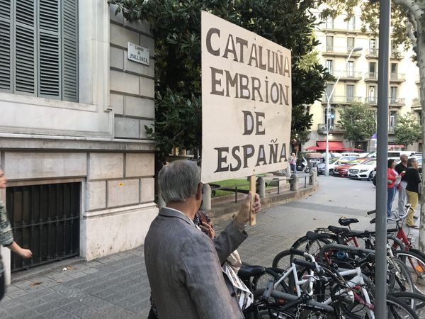 ¿Por qué han llegado a Barcelona cientos de tractores? La 'revolución de los agricultores' - Sputnik Mundo