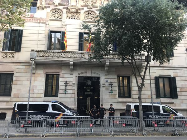 ¿Por qué han llegado a Barcelona cientos de tractores? La 'revolución de los agricultores' - Sputnik Mundo