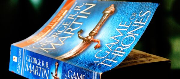 El libro de la serie Juego de Tronos (imagen referencial) - Sputnik Mundo