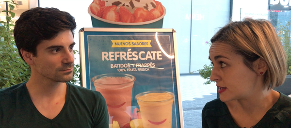 Oriol y Raquel, dos catalanes con vistas diferentes ante la posible independencia de Cataluña Oriol y Raquel, dos catalanes con vistas diferentes ante la posible independencia de Cataluña - Sputnik Mundo