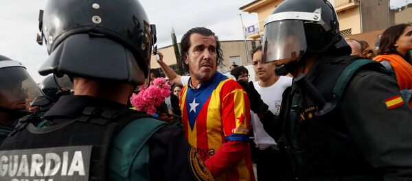 Policía Nacional española en Cataluña - Sputnik Mundo
