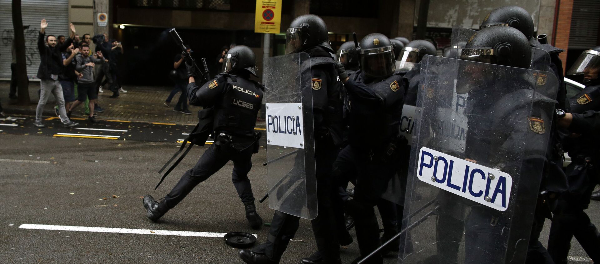 Policía Nacional española en Cataluña - Sputnik Mundo, 1920, 14.11.2017