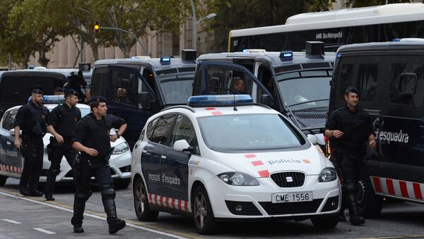 Policía Nacional española en Cataluña (archivo) - Sputnik Mundo