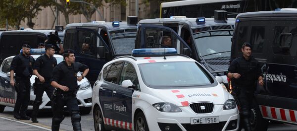 Policía Nacional española en Cataluña (archivo) - Sputnik Mundo