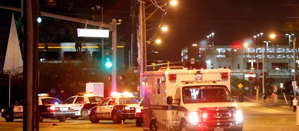 Una ambulancia en Las Vegas tras el tiroteo - Sputnik Mundo
