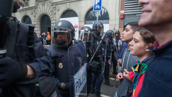 Policía Nacional española en Cataluña - Sputnik Mundo