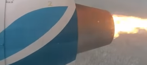 Uno de los motores de la aeronave An-148 estalla en llamas - Sputnik Mundo