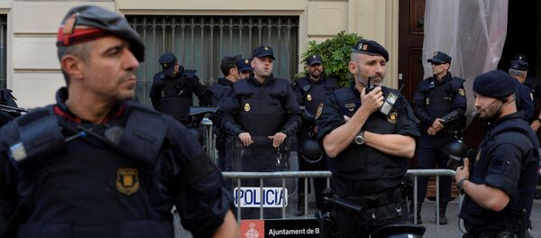 Policía Nacional española en Cataluña - Sputnik Mundo