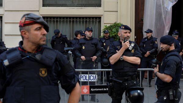 Policía Nacional española en Cataluña - Sputnik Mundo