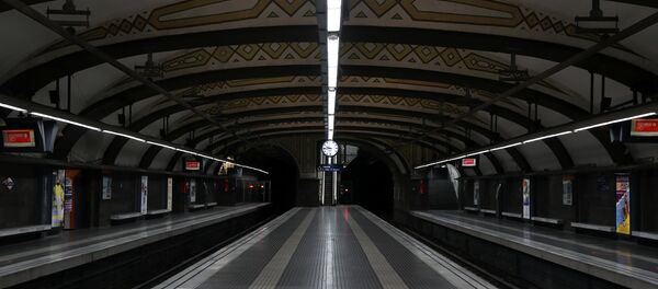 Platformas vacías del metro de Barcelona - Sputnik Mundo