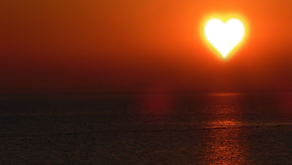 El Sol en forma de corazón - Sputnik Mundo