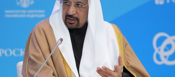 El ministro saudí de Energía, Khalid Falih, en la sesión plenaria de la Semana de la Energía de Rusia - Sputnik Mundo