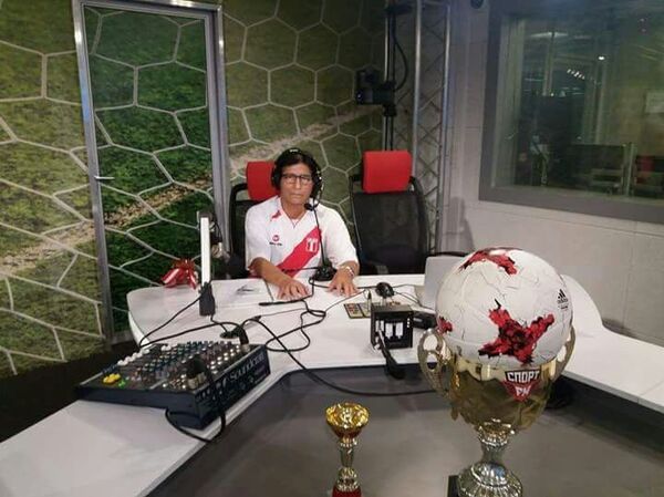 Lorenzo de Chosica en los estudios de la emisora deportiva rusa Sport FM - Sputnik Mundo