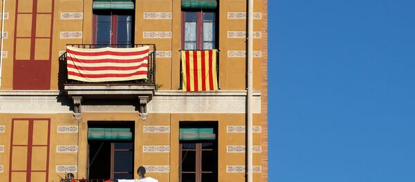 Banderas de Cataluña en Barcelona - Sputnik Mundo