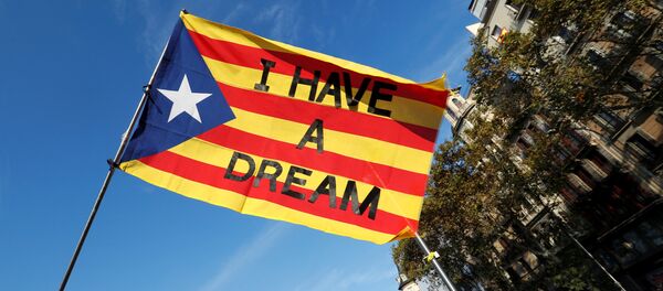 La bandera de Cataluña con las palabras de Martin Luther King Jr Yo tengo un sueño La bandera de Cataluña con las palabras de Martin Luther King Jr Yo tengo un sueño - Sputnik Mundo