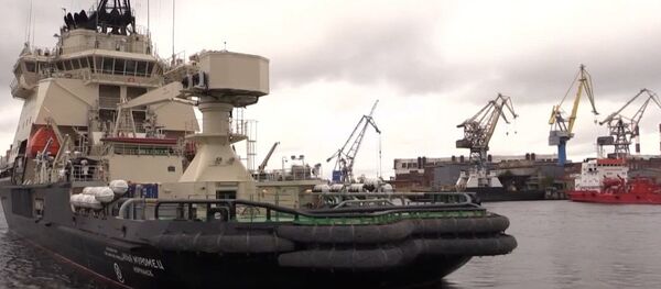 El novedoso rompehielos Ilia Muromets zarpa para participar en las pruebas - Sputnik Mundo