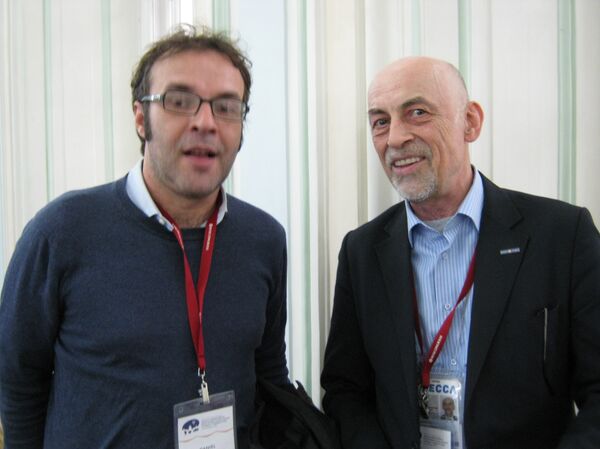 Daniel Rodríguez (iz) y Víctor Sújov (dch) - Sputnik Mundo