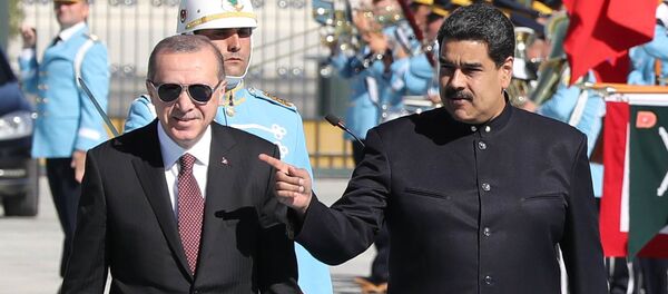 El presidente de Turquía Recep Tayyip Erdogan junto con el presidente de Venezuela Nicolás Maduro - Sputnik Mundo