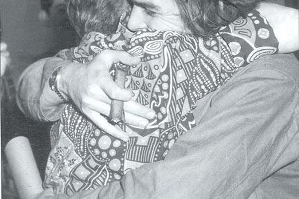 El Che Guevara se abraza con su madre El Che Guevara se abraza con su madre - Sputnik Mundo
