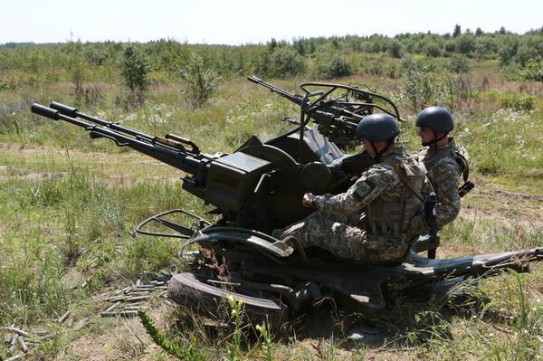 Cañón automático antiaéreo doble remolcado ZU-23-2 Cañón automático antiaéreo doble remolcado ZU-23-2 - Sputnik Mundo