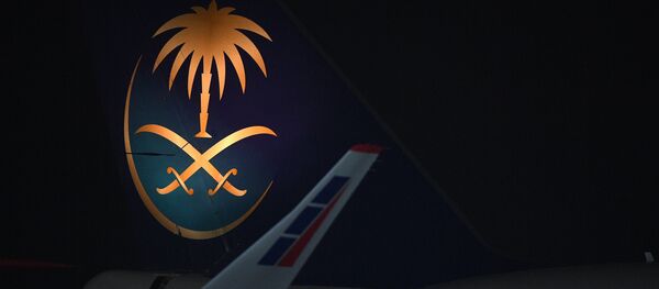 El avión del rey de Arabia Saudí, Salman bin Abdulaziz Saud, llega a Rusia - Sputnik Mundo