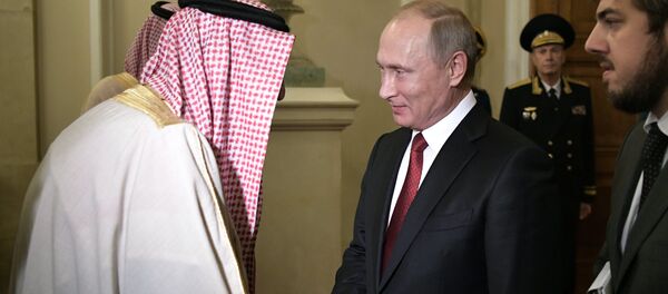 El rey de Arabia Saudí, Salman bin Abdulaziz Saud, y el presidente de Rusia, Vladímir Putin - Sputnik Mundo