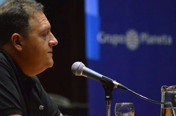 Juan Pablo Escobar, hijo del exlíder del cártel de Medellín, presenta en Montevideo su último libro. - Sputnik Mundo