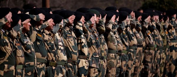 Soldados de las Fuerzas de Seguridad de las Fronteras de la India - Sputnik Mundo