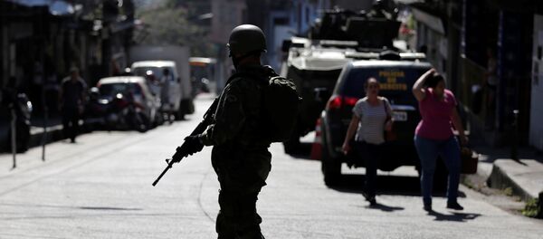 Fuerzas Armadas de Brasil en la favela Rocinha - Sputnik Mundo