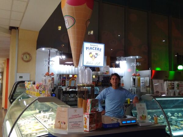 Roberto Lelli,  conocido como el heladero de Crimea - Sputnik Mundo