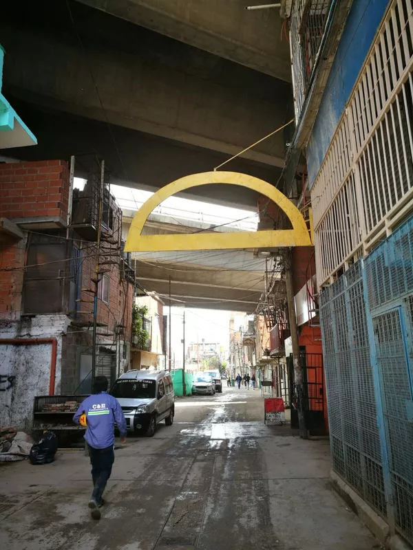 Sector de la Villa 31 ubicado por debajo de la Autopista Illia, una de las más importantes de Buenos Aires. Sector de la Villa 31 ubicado por debajo de la Autopista Illia, una de las más importantes de Buenos Aires. - Sputnik Mundo