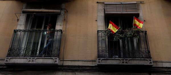 Banderas de España en Barcelona, Cataluña - Sputnik Mundo