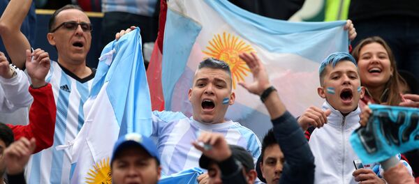 Hinchas argentinos - Sputnik Mundo