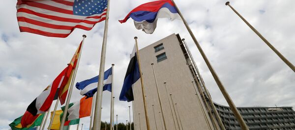 La bandera de EEUU en la sede de la UNESCO La bandera de EEUU en la sede de la UNESCO - Sputnik Mundo