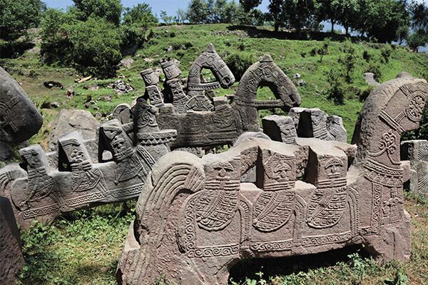 La figura de piedra encontrada en Himalaya - Sputnik Mundo