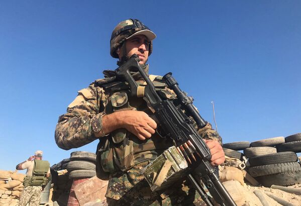 Los pormenores de la ofensiva del Ejército sirio sobre las posiciones de Daesh - Sputnik Mundo